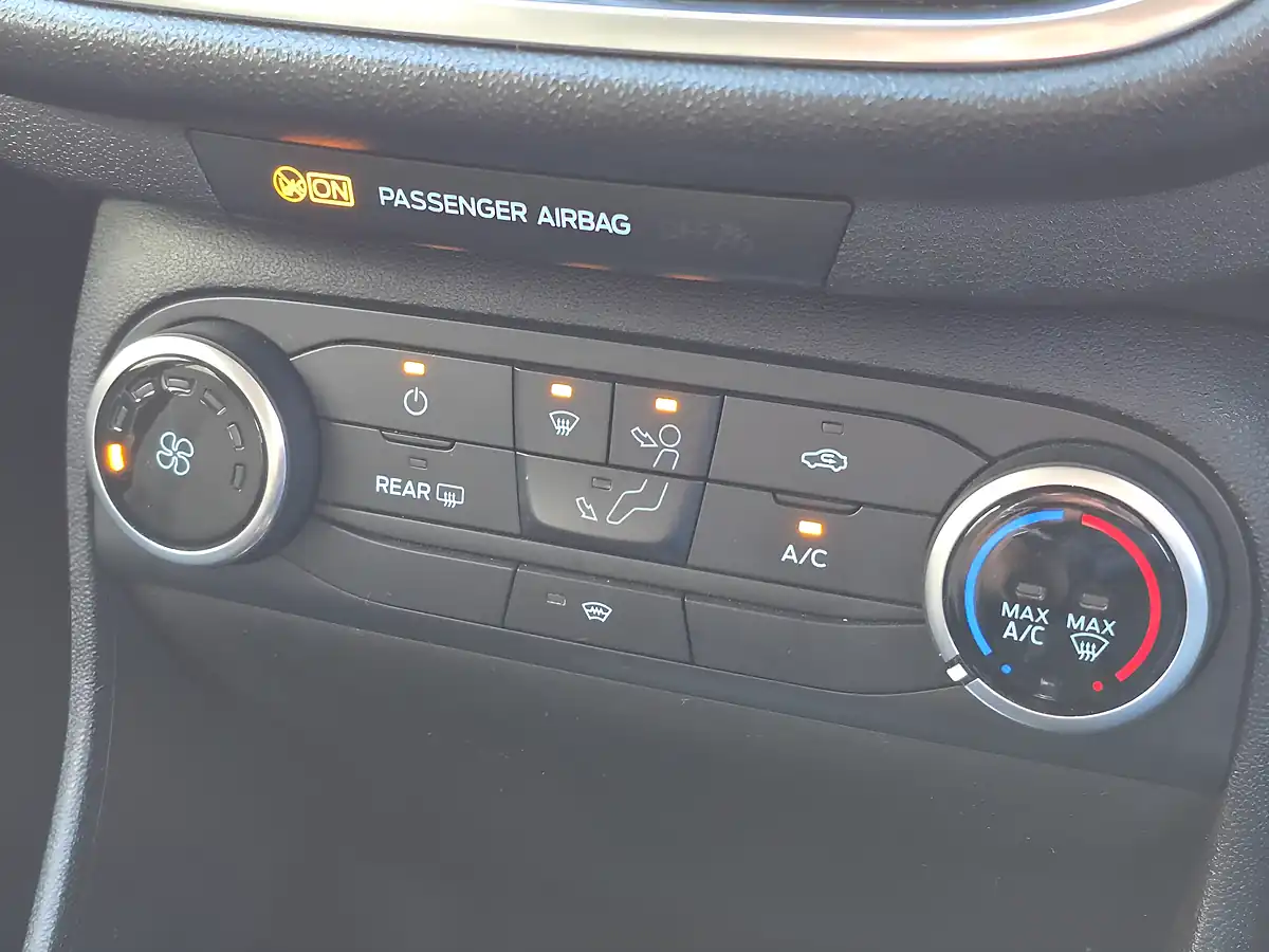 Used 2019 Ford Fiesta Zetec Blue - Interior and Exterior details 12