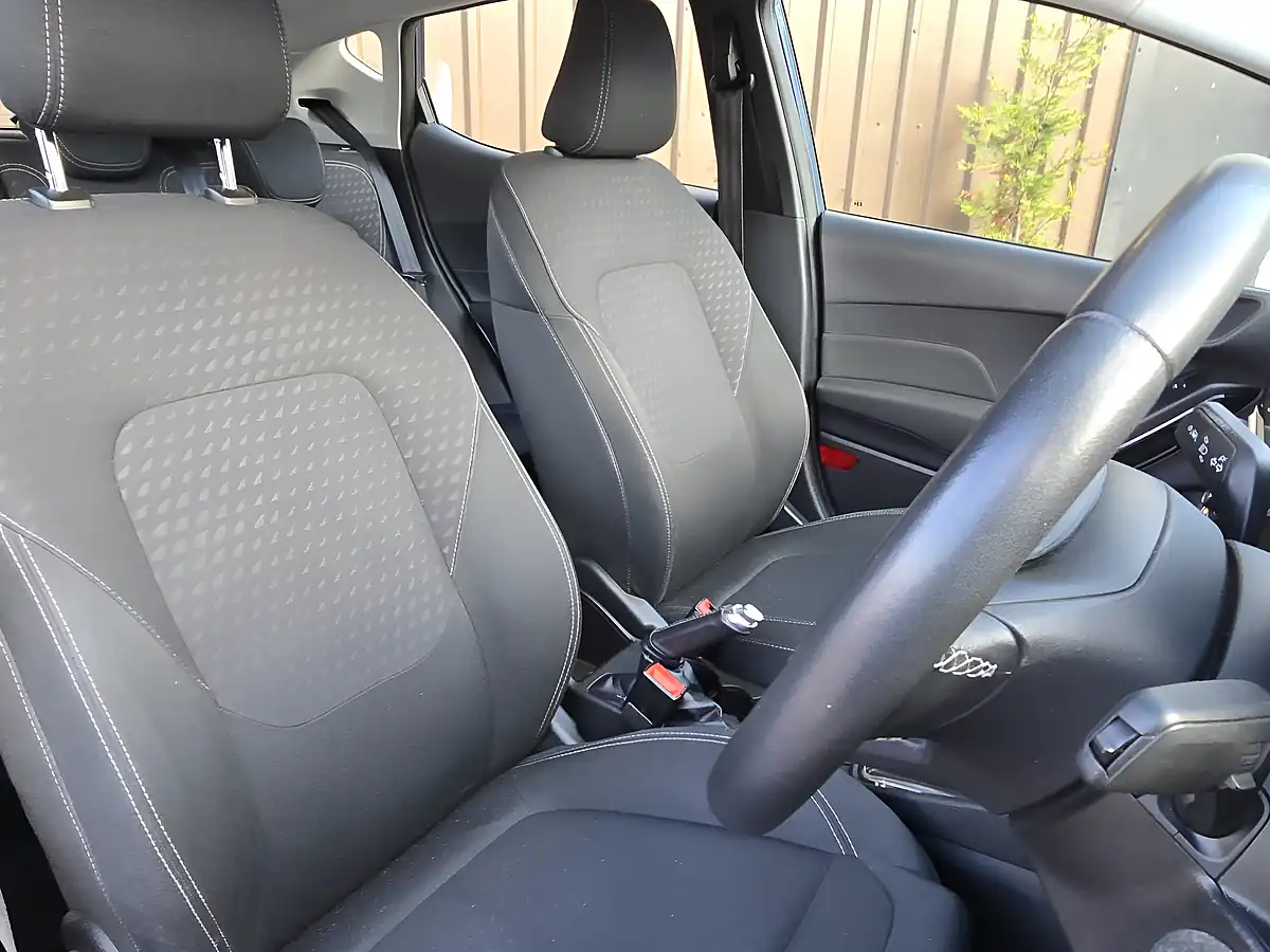 Used 2019 Ford Fiesta Zetec Blue - Interior and Exterior details 6