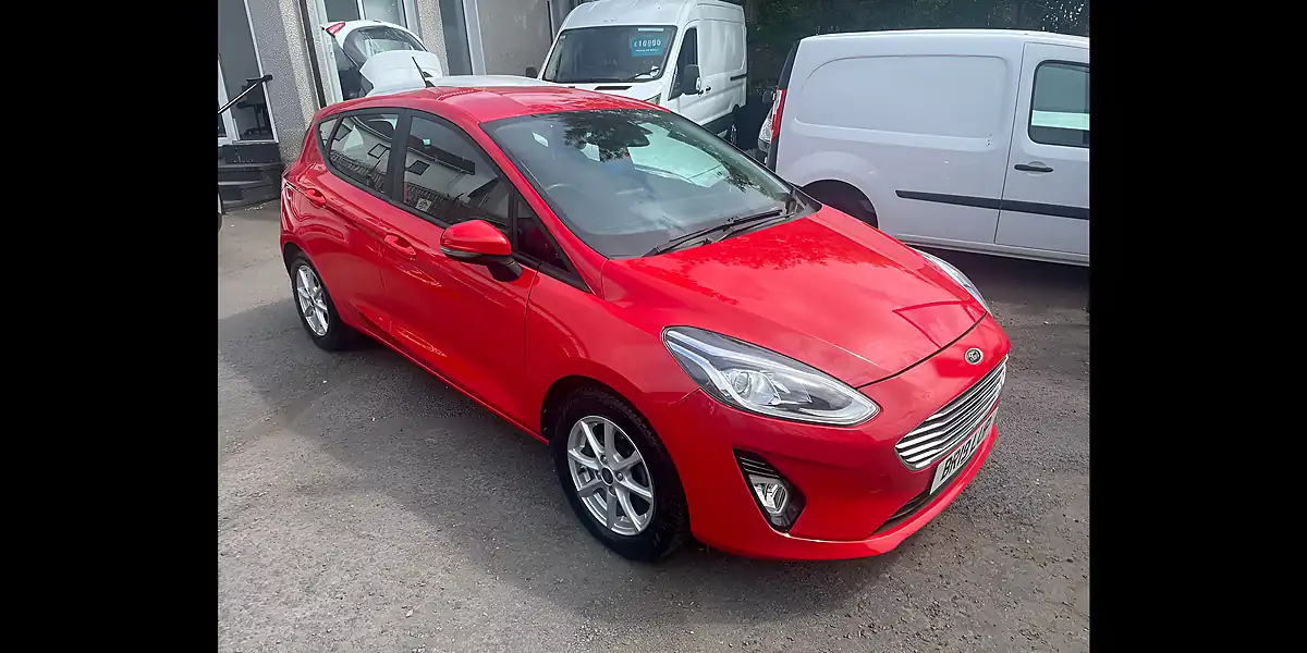 Used 2019 Ford Fiesta Zetec Red - Front View