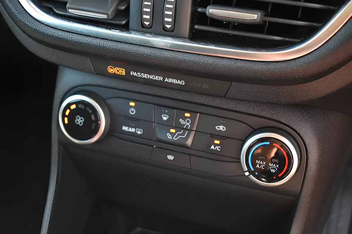 Used 2019 Ford Fiesta Zetec Red - Interior and Exterior details 13