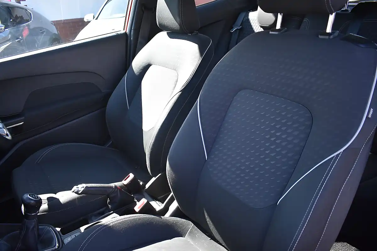 Used 2019 Ford Fiesta Zetec Red - Interior and Exterior details 6