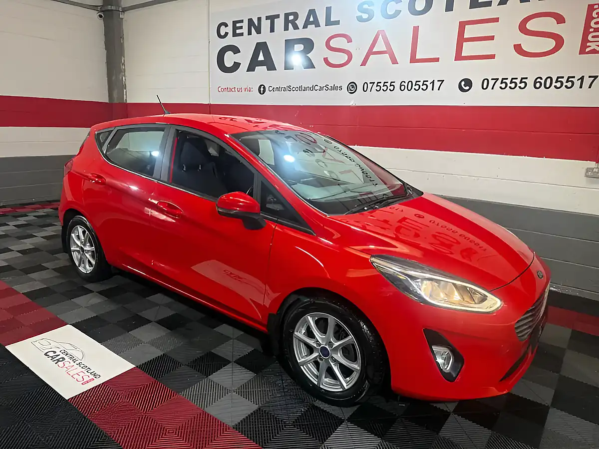 Used 2019 Ford Fiesta Zetec Red - Front View
