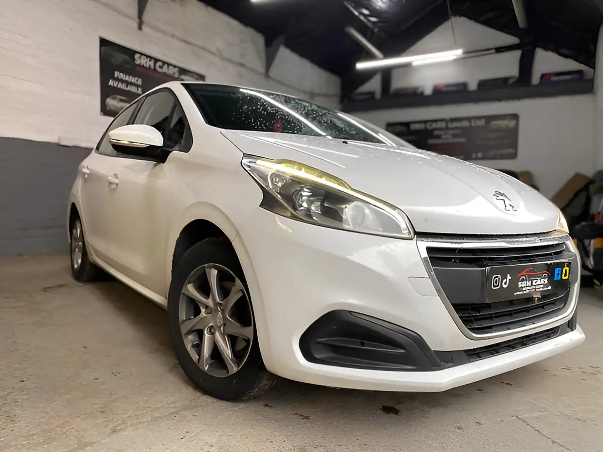 Used 2019 Ford Fiesta Zetec Silver - Interior and Exterior details 11