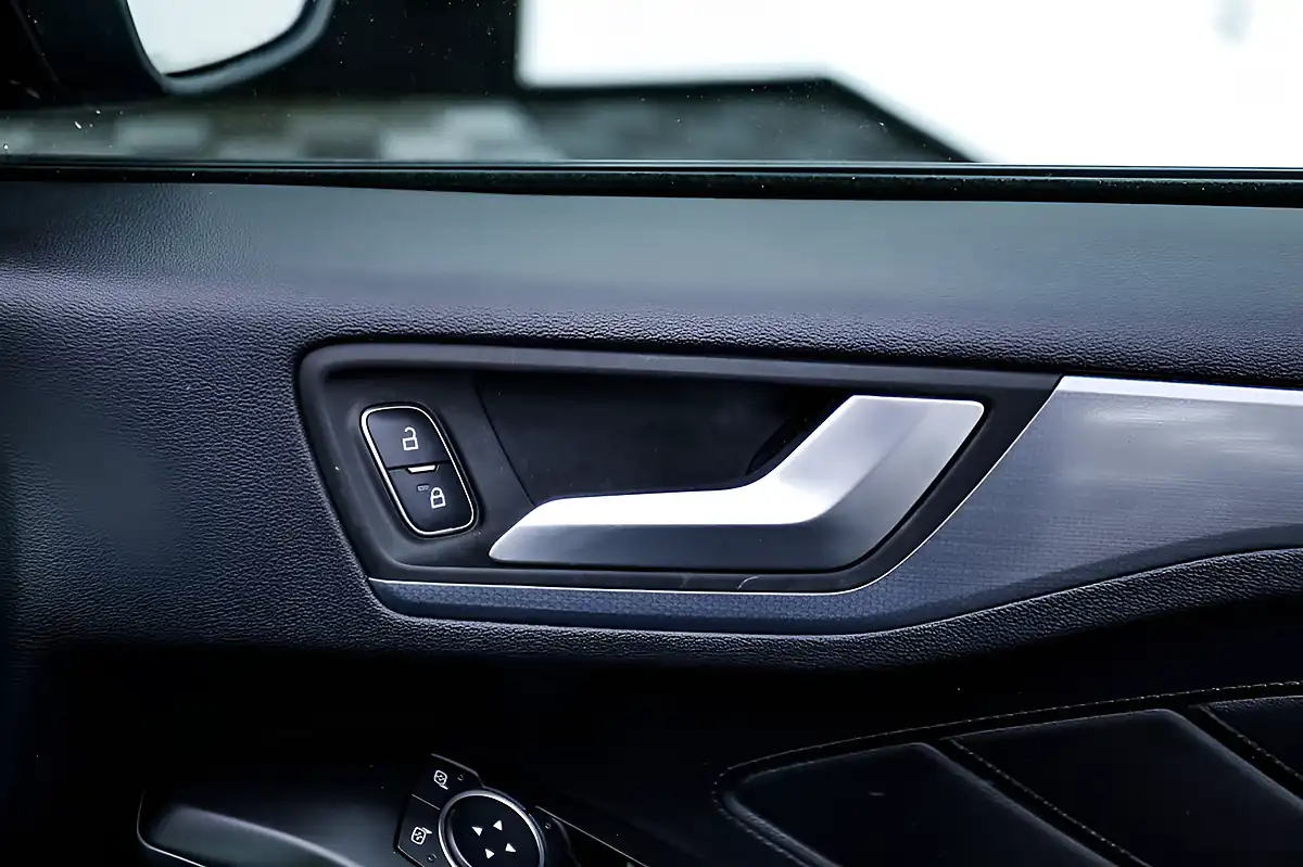 Used 2019 Ford Focus Active Grey - Interior and Exterior details 15