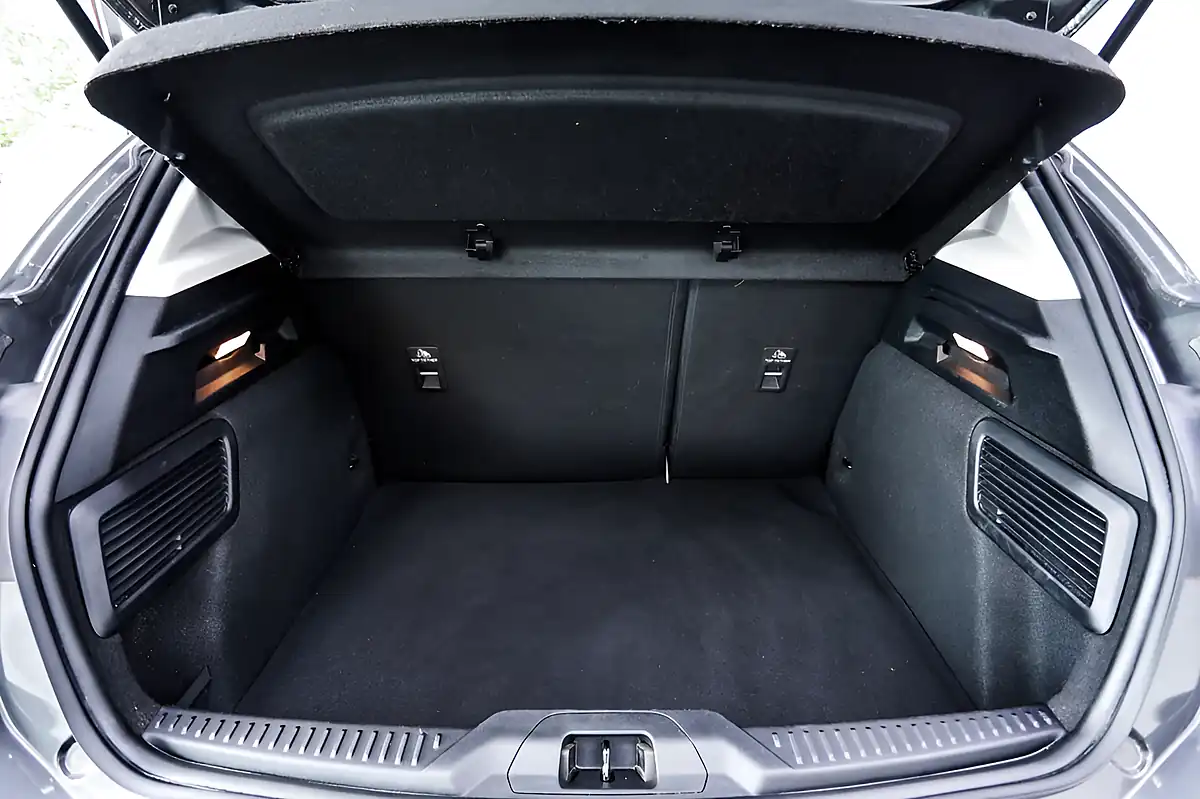 Used 2019 Ford Focus Active Grey - Interior and Exterior details 19