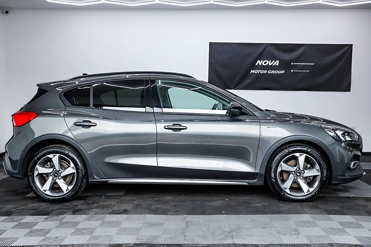 Used 2019 Ford Focus Active Grey - Interior and Exterior details 5