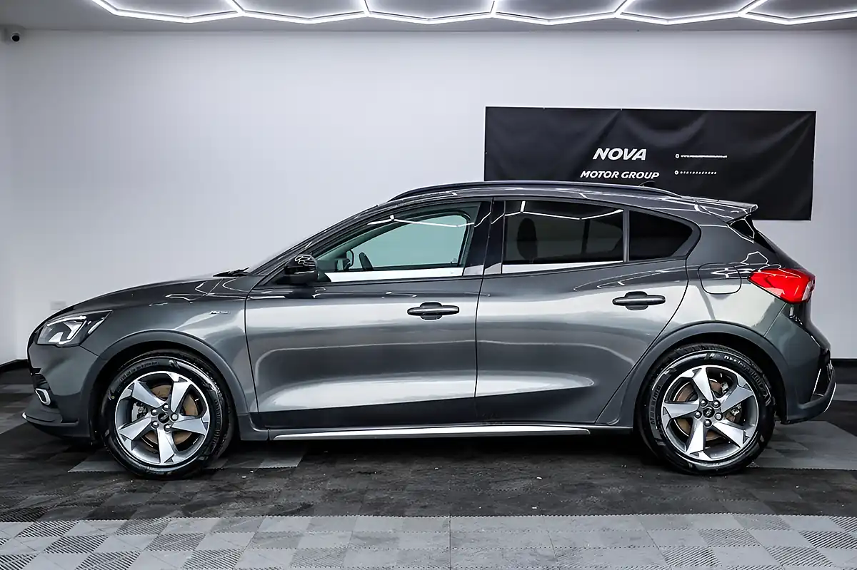 Used 2019 Ford Focus Active Grey - Interior and Exterior details 6