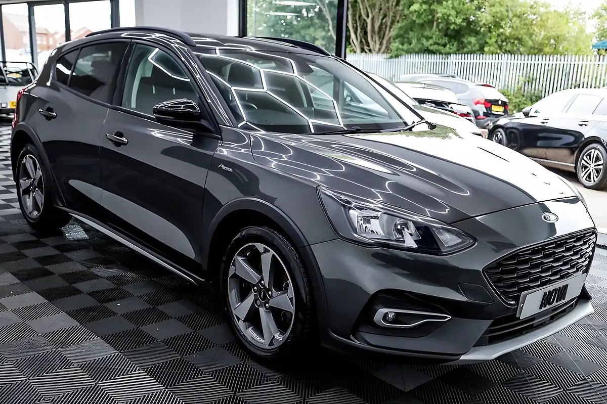 Used 2019 Ford Focus Active Grey - Interior and Exterior details 9