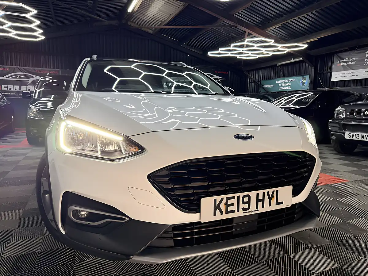 Used 2019 Ford Focus Active White - Front View