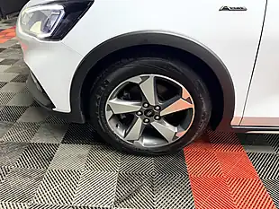 Used 2019 Ford Focus Active White - Interior and Exterior details 13