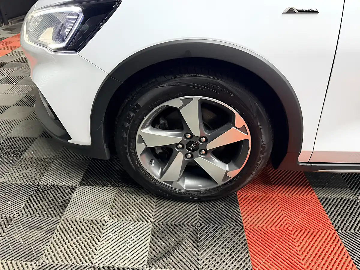 Used 2019 Ford Focus Active White - Interior and Exterior details 13