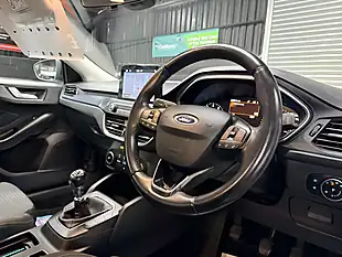 Used 2019 Ford Focus Active White - Interior and Exterior details 16