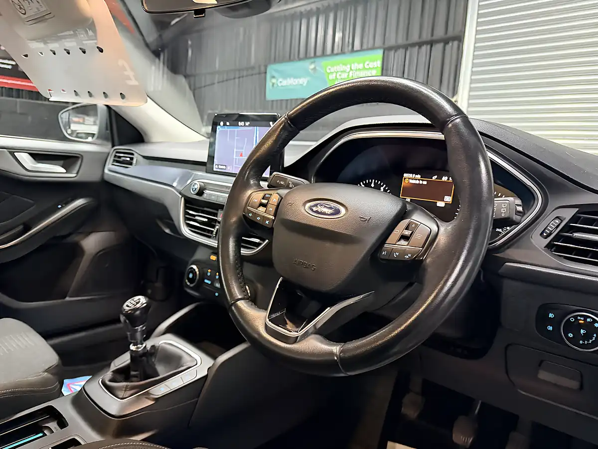 Used 2019 Ford Focus Active White - Interior and Exterior details 16