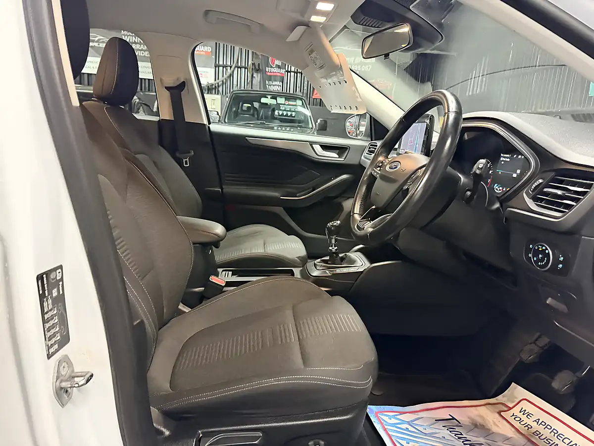 Used 2019 Ford Focus Active White - Interior and Exterior details 17