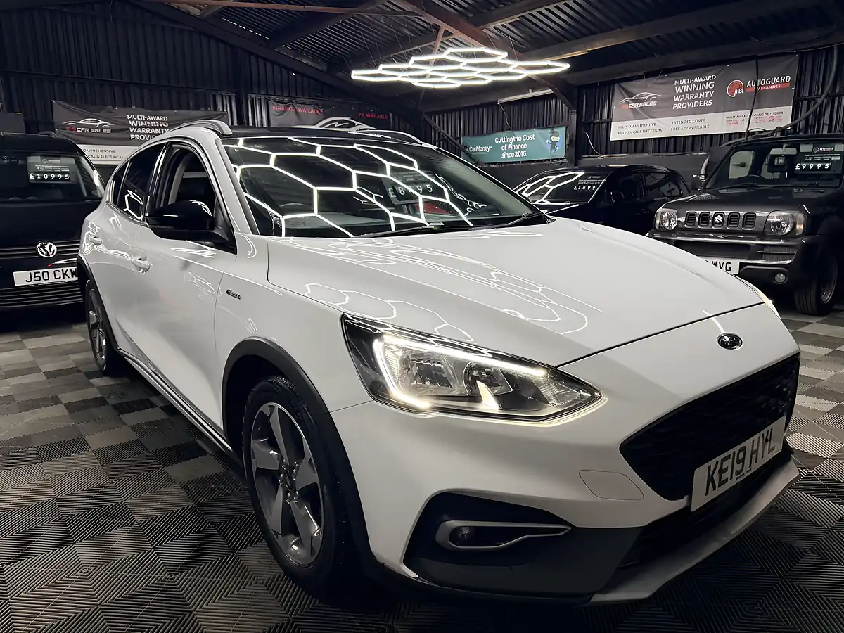 Used 2019 Ford Focus Active White - Interior and Exterior details 4