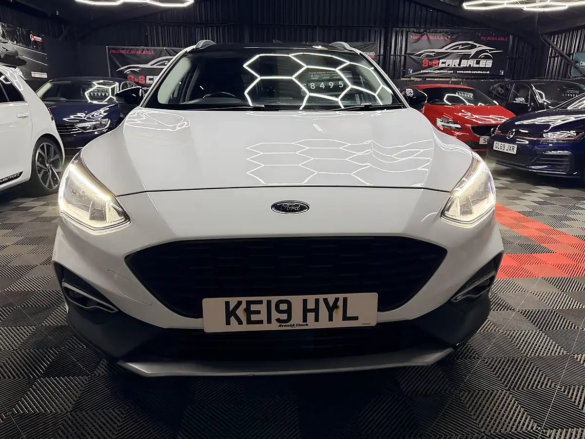 Used 2019 Ford Focus Active White - Interior and Exterior details 5