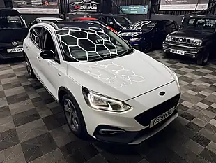 Used 2019 Ford Focus Active White - Interior and Exterior details 7