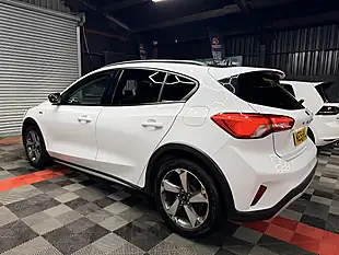 Used 2019 Ford Focus Active White - Interior and Exterior details 8