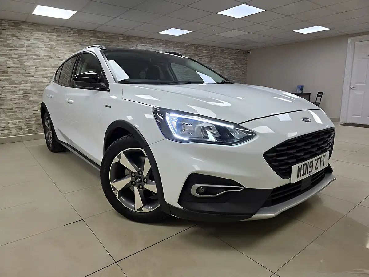 Used 2019 Ford Focus Active White - Front View