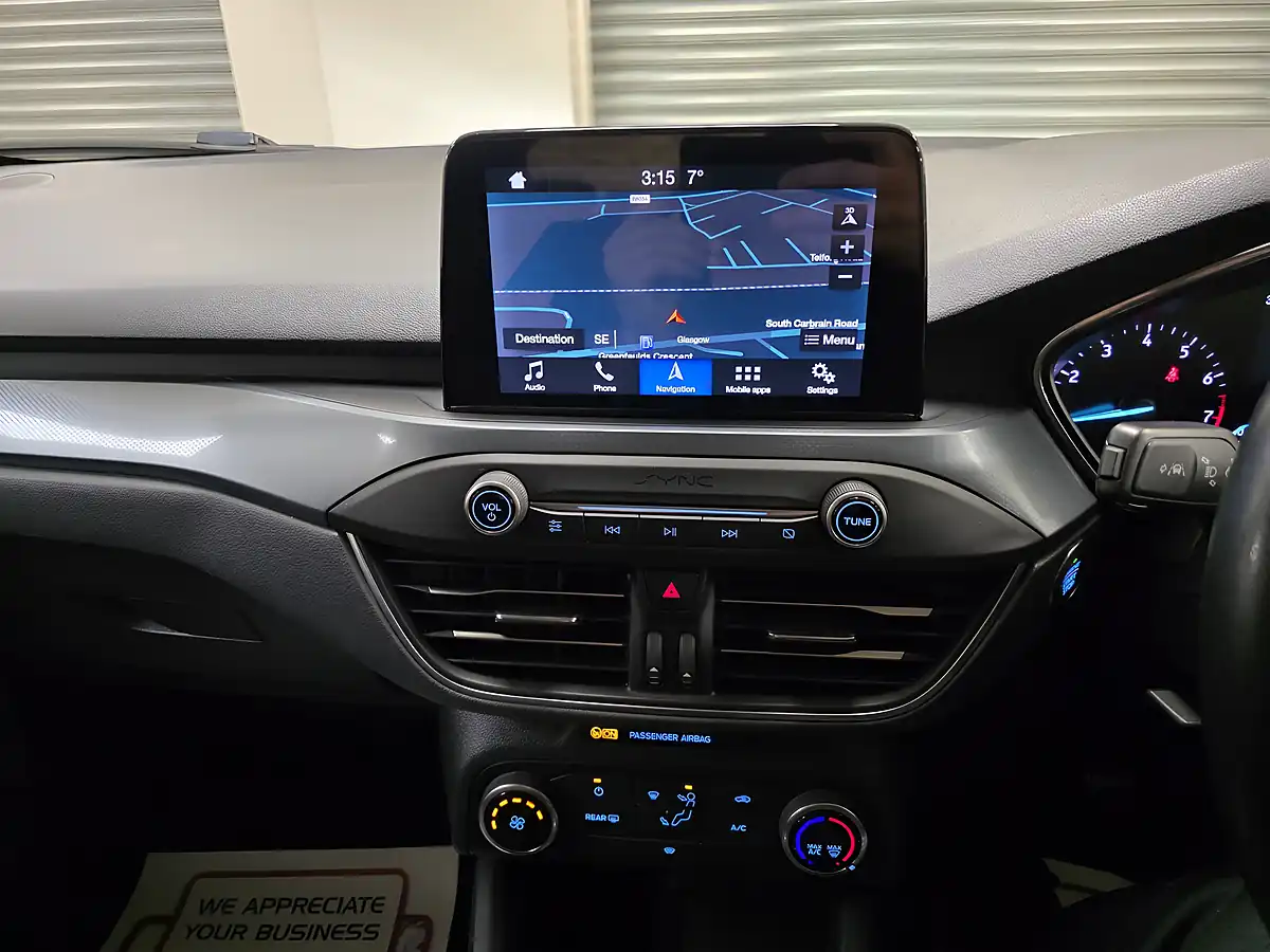 Used 2019 Ford Focus Active White - Interior and Exterior details 10