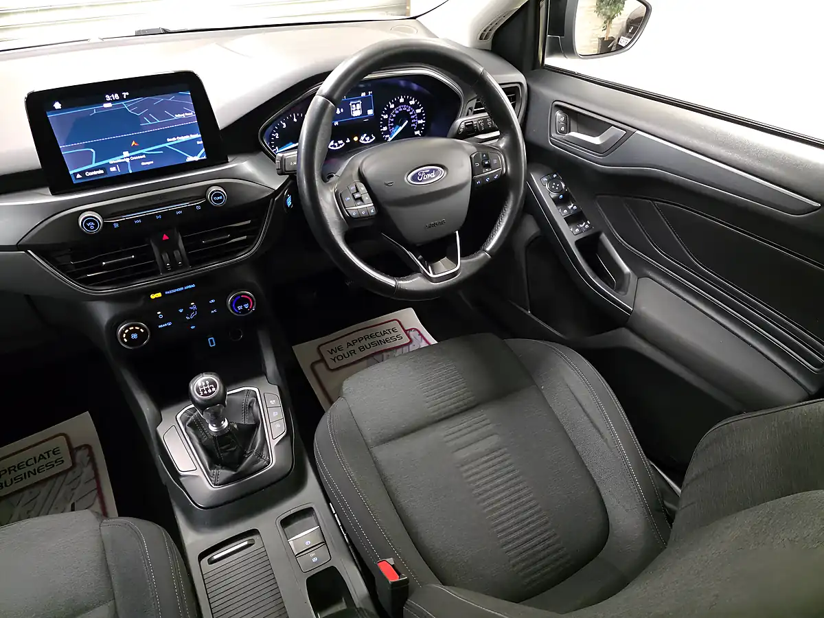 Used 2019 Ford Focus Active White - Interior and Exterior details 14