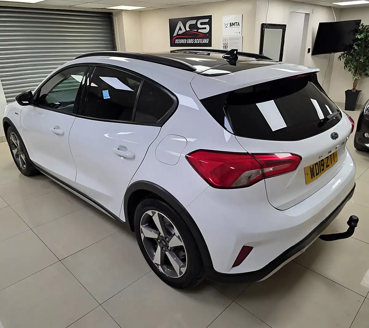 Used 2019 Ford Focus Active White - Interior and Exterior details 4