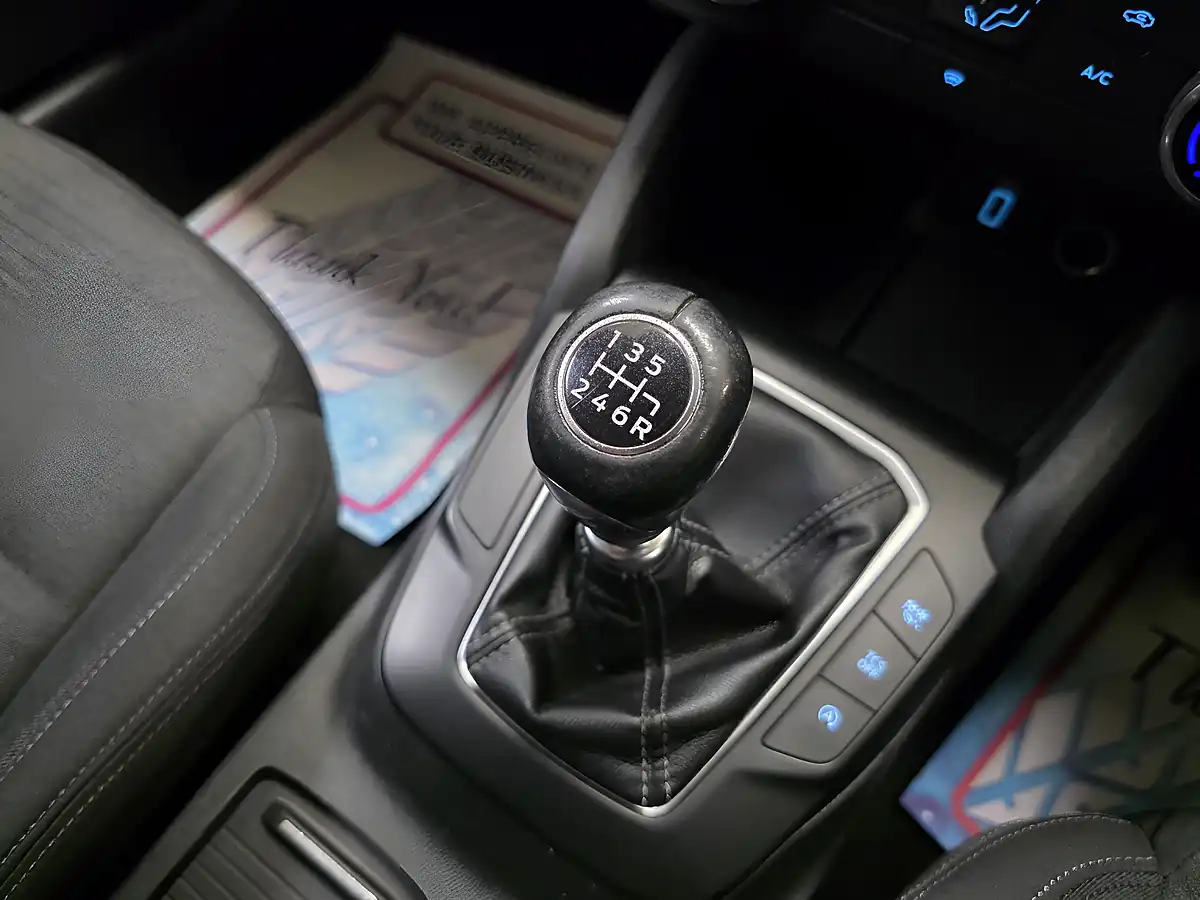Used 2019 Ford Focus Active White - Interior and Exterior details 9