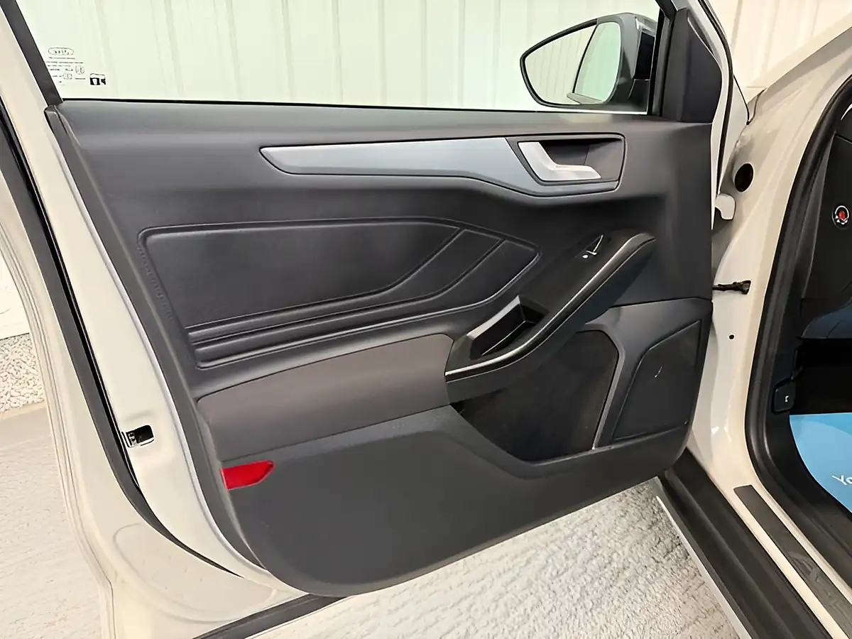 Used 2019 Ford Focus Active White - Interior and Exterior details 13