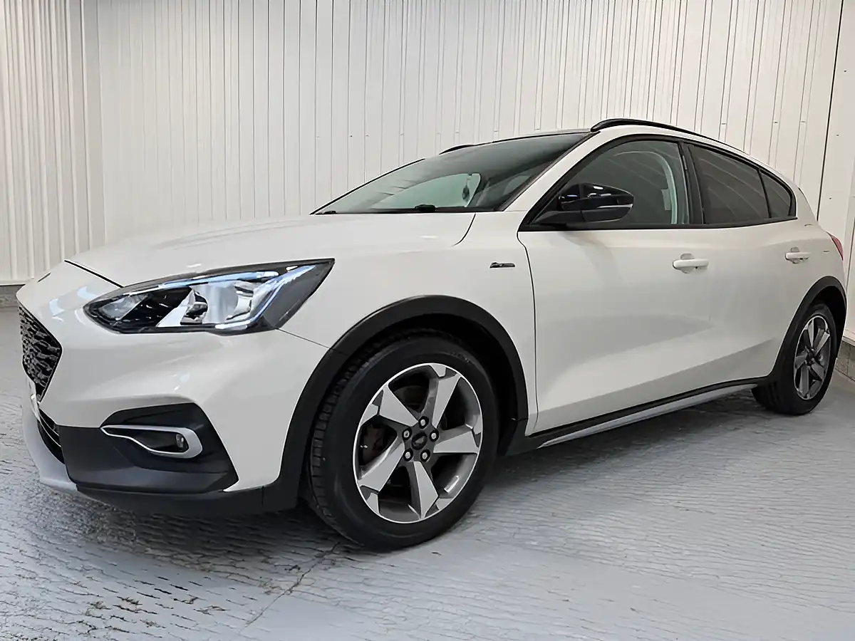 Used 2019 Ford Focus Active White - Interior and Exterior details 3