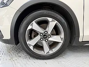 Used 2019 Ford Focus Active White - Interior and Exterior details 4