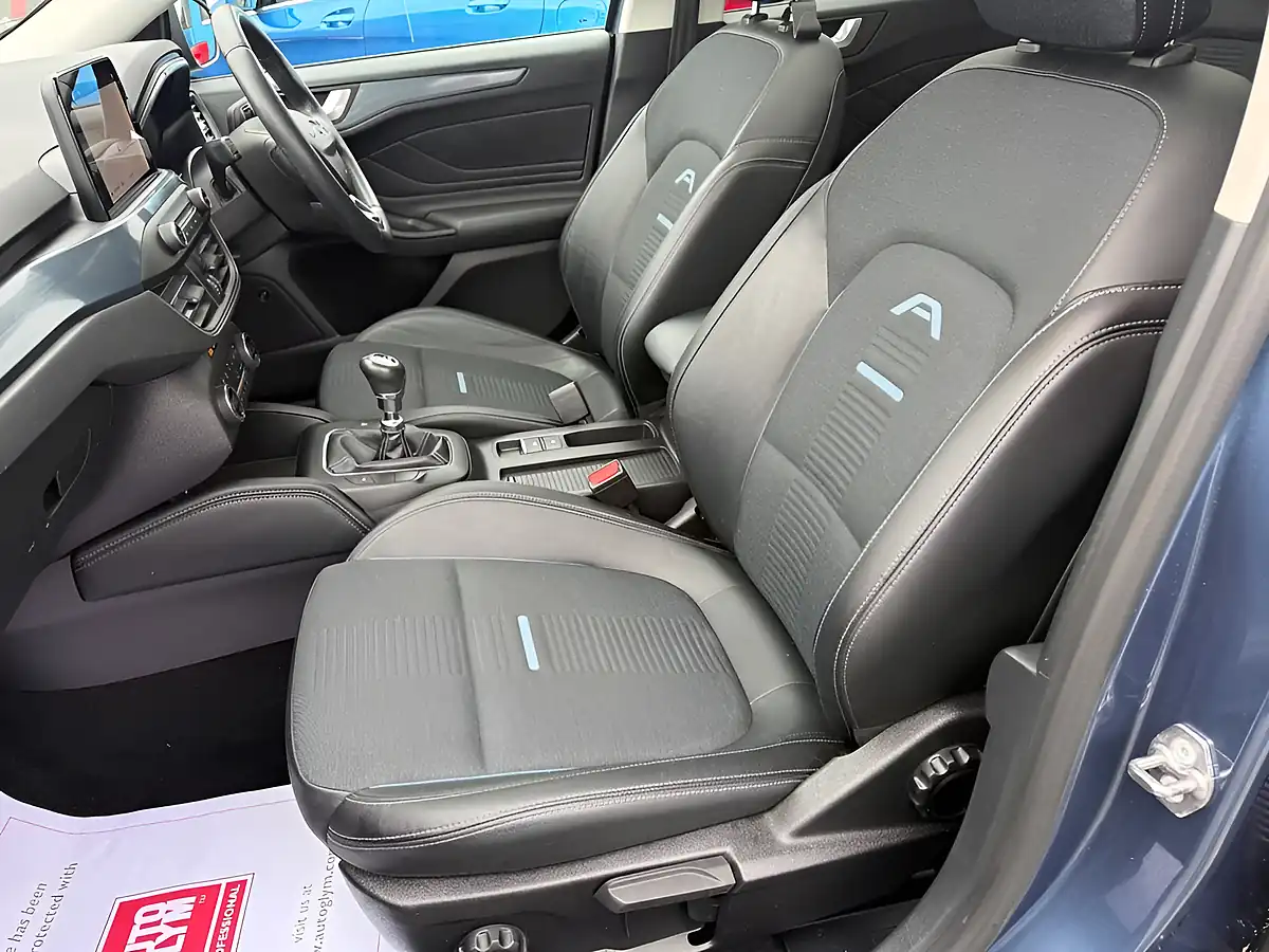 Used 2019 Ford Focus Active X Blue - Interior and Exterior details 18