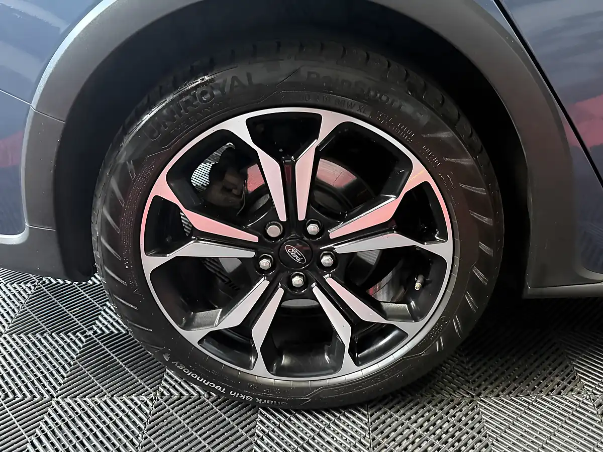 Used 2019 Ford Focus Active X Grey - Interior and Exterior details 11