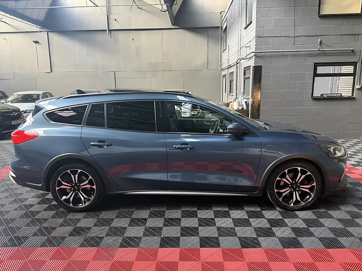 Used 2019 Ford Focus Active X Grey - Interior and Exterior details 4