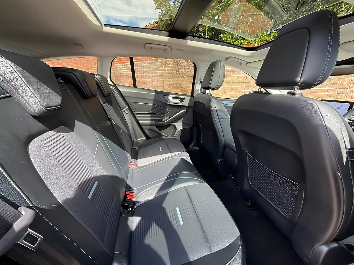 Used 2019 Ford Focus Active X Orange - Interior and Exterior details 12