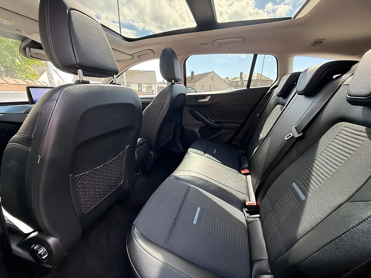 Used 2019 Ford Focus Active X Orange - Interior and Exterior details 15