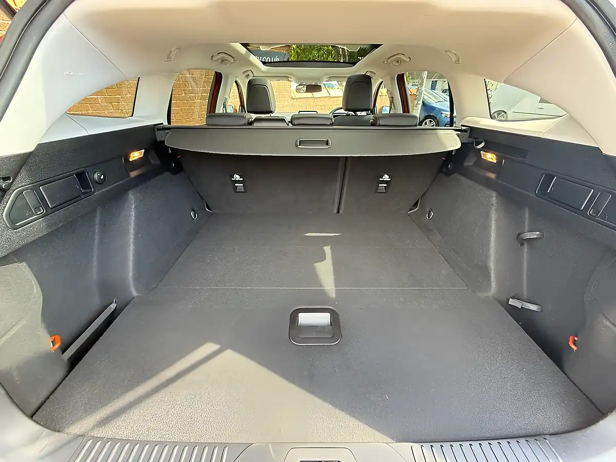 Used 2019 Ford Focus Active X Orange - Interior and Exterior details 16
