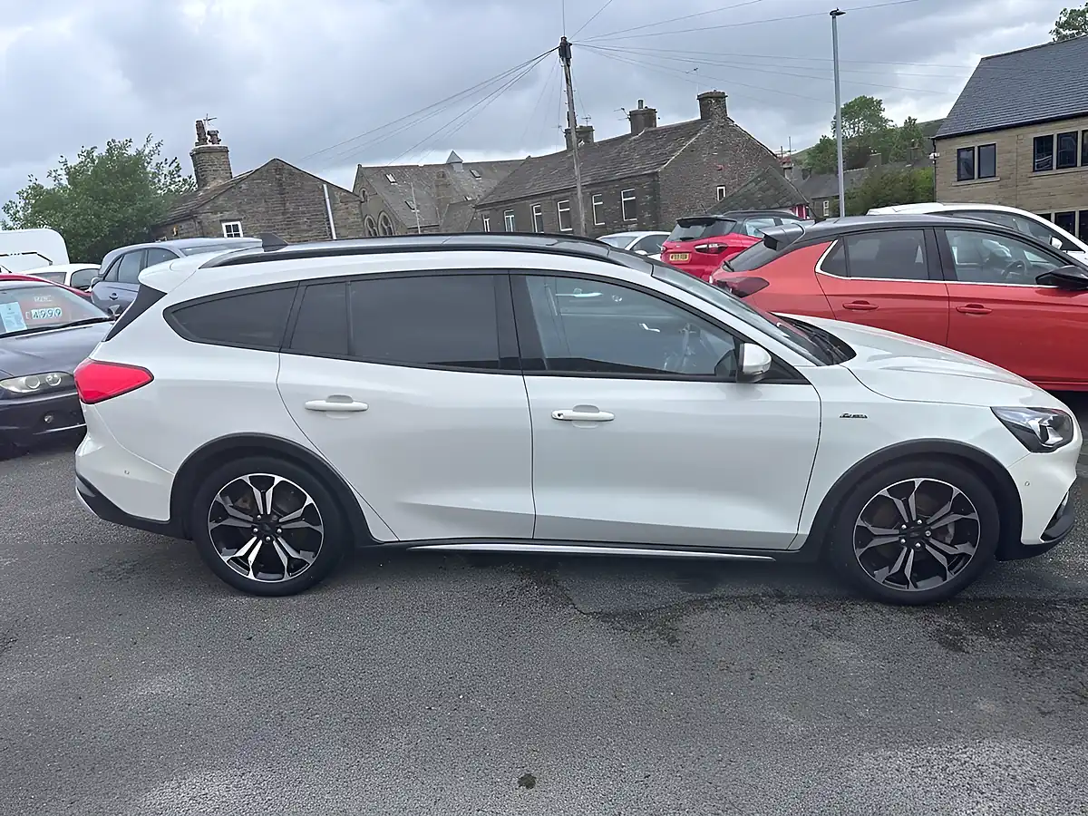 Used 2019 Ford Focus Active X White - Interior and Exterior details 4