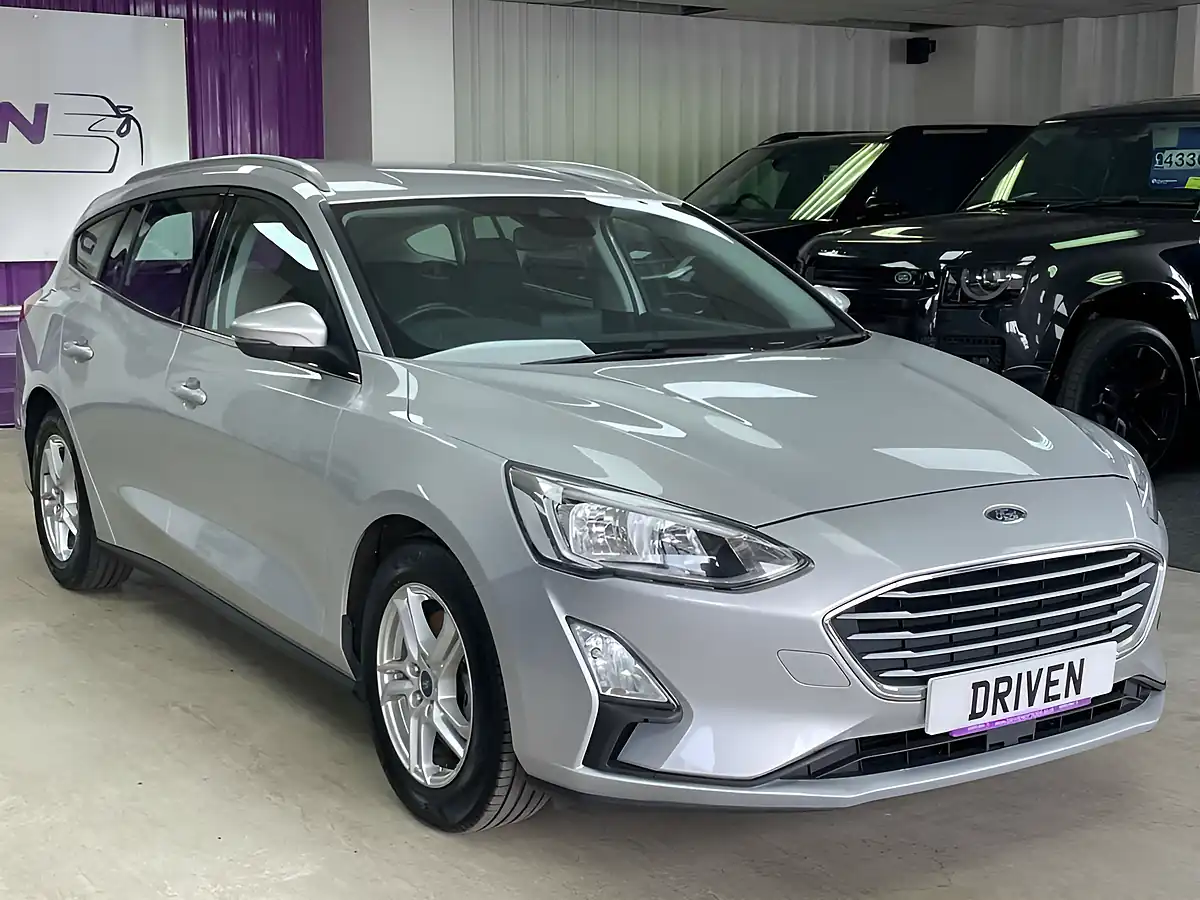 Used 2019 Ford Focus Diesel Estate Zetec Moondust Silver - Interior and Exterior details 5