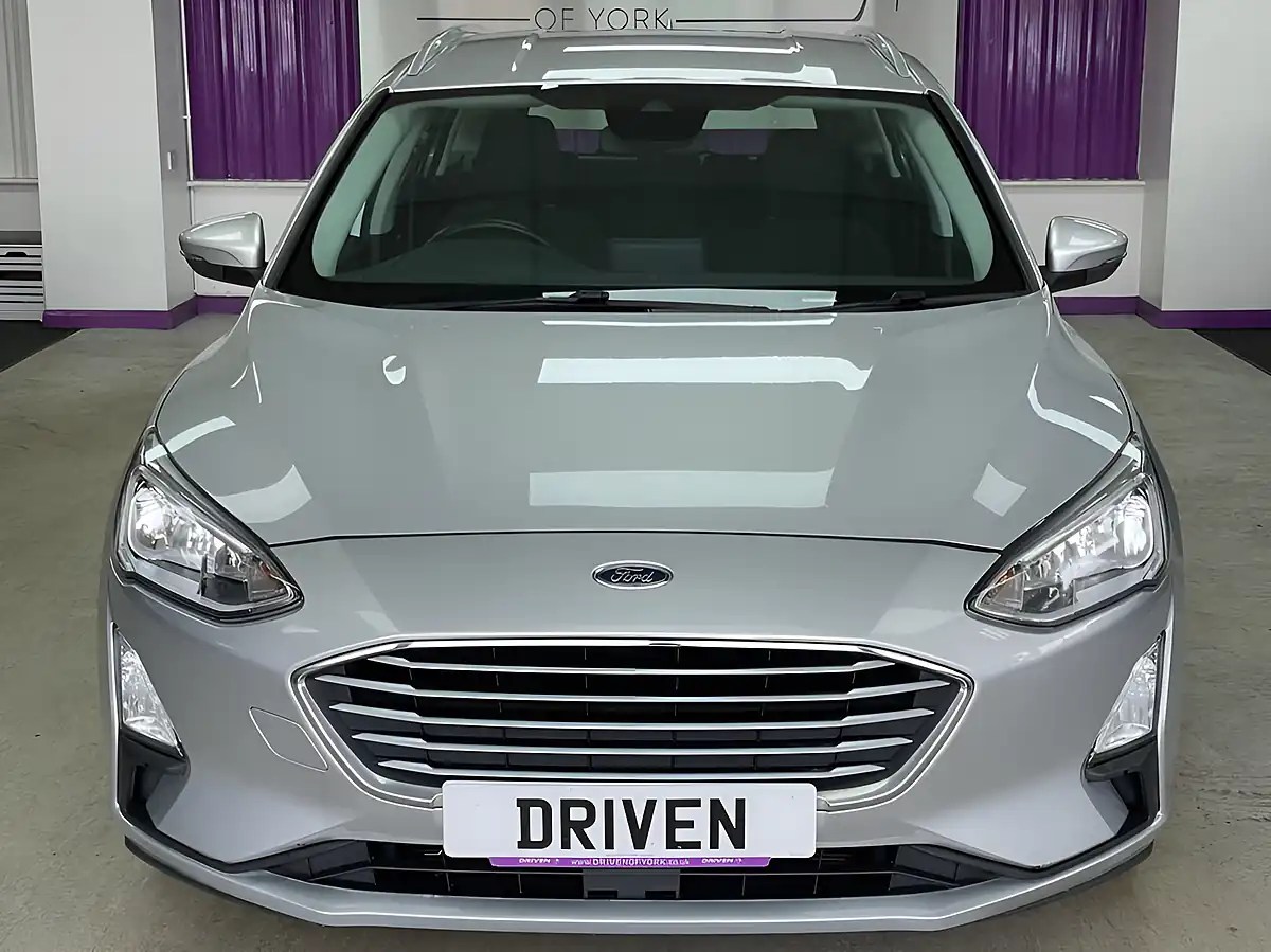 Used 2019 Ford Focus Diesel Estate Zetec Moondust Silver - Interior and Exterior details 6