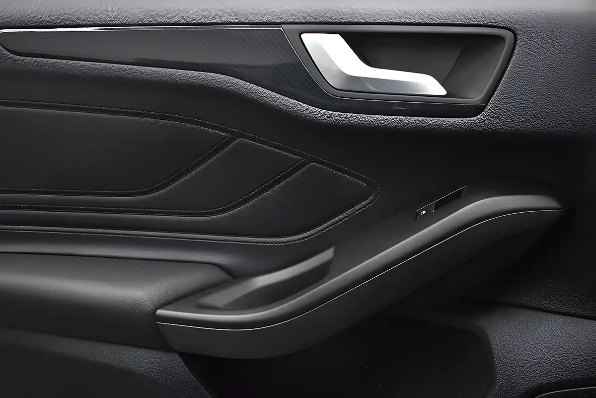 Used 2019 Ford Focus ST Black - Interior and Exterior details 12