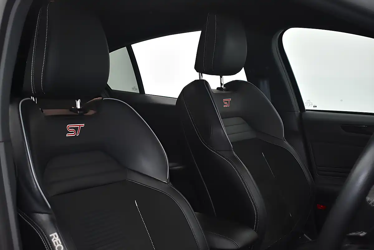 Used 2019 Ford Focus ST Black - Interior and Exterior details 15