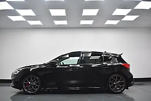 Used 2019 Ford Focus ST Black - Interior and Exterior details 2