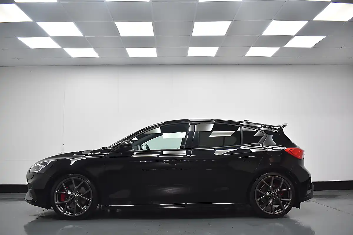 Used 2019 Ford Focus ST Black - Interior and Exterior details 2