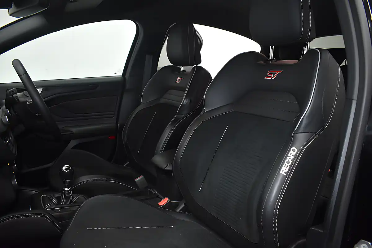 Used 2019 Ford Focus ST Black - Interior and Exterior details 7