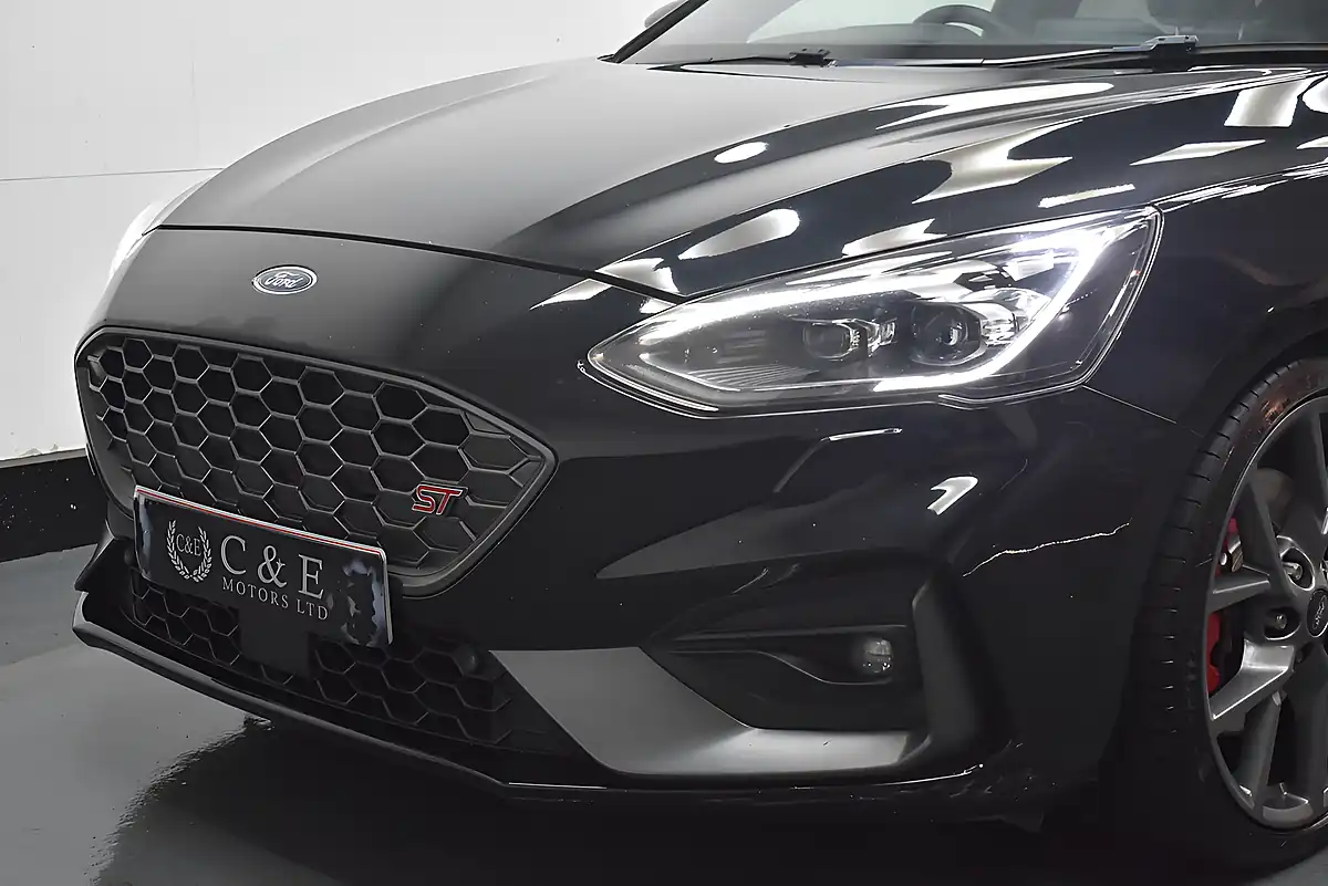Used 2019 Ford Focus ST Black - Interior and Exterior details 9