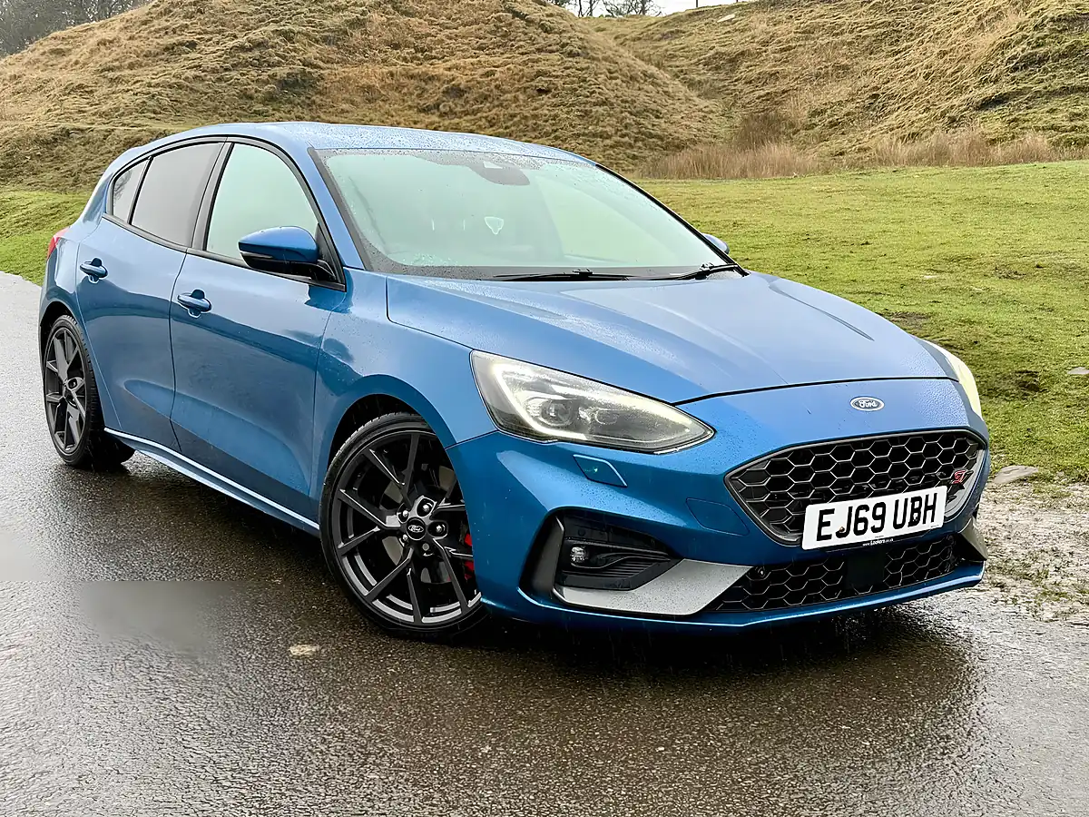 Used 2019 Ford Focus ST Blue - Interior and Exterior details 11