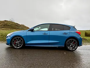 Used 2019 Ford Focus ST Blue - Interior and Exterior details 13
