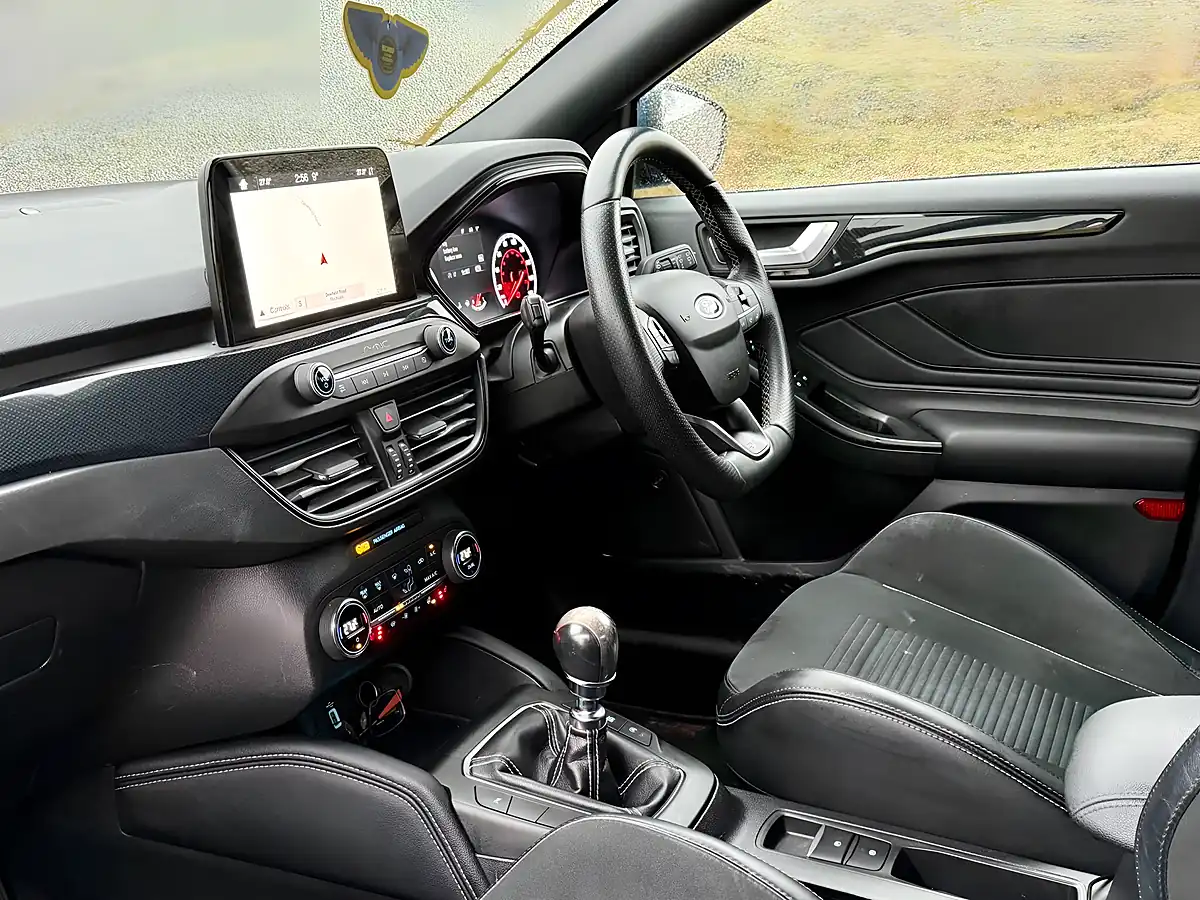 Used 2019 Ford Focus ST Blue - Interior and Exterior details 17