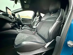 Used 2019 Ford Focus ST Blue - Interior and Exterior details 18