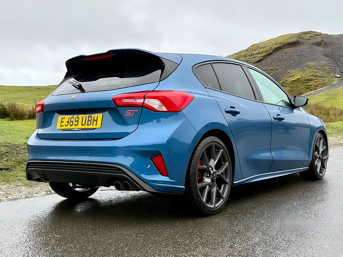 Used 2019 Ford Focus ST Blue - Interior and Exterior details 6